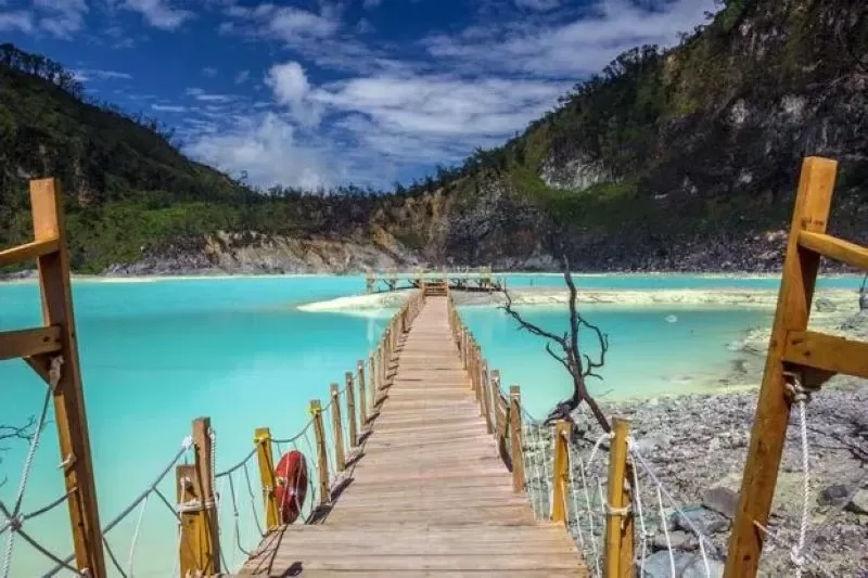 10 Destinasi Wisata Kota Bandung