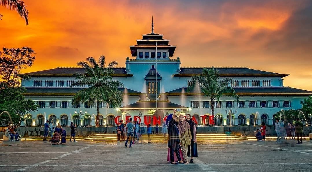 10 Destinasi Wisata Kota Bandung